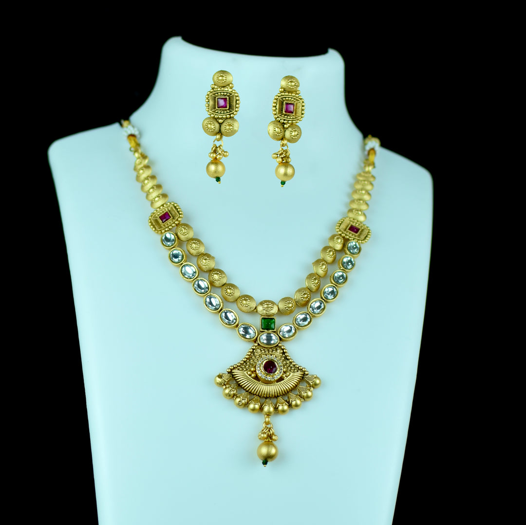 Regal Golden Necklace Set