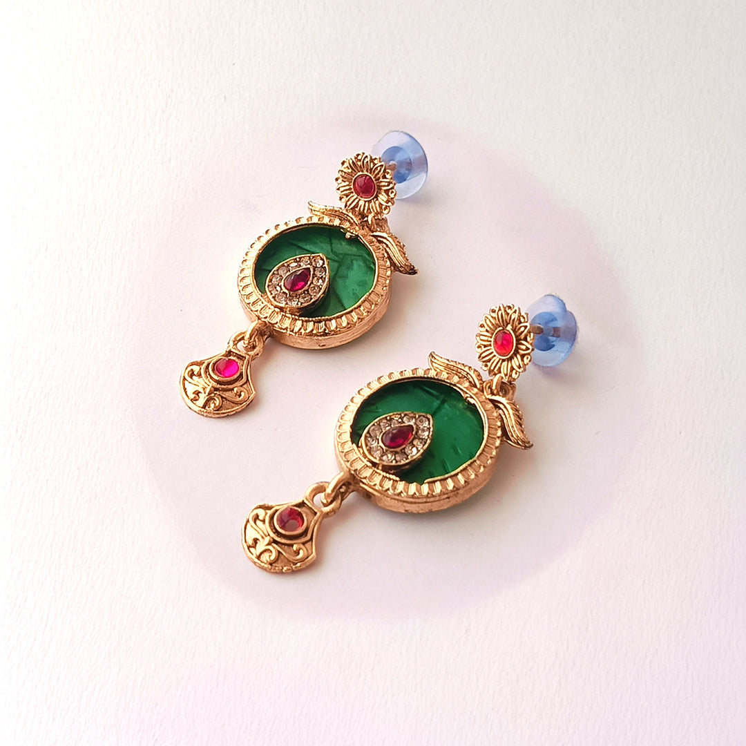 Red Pearl Golden Collar Necklace Set