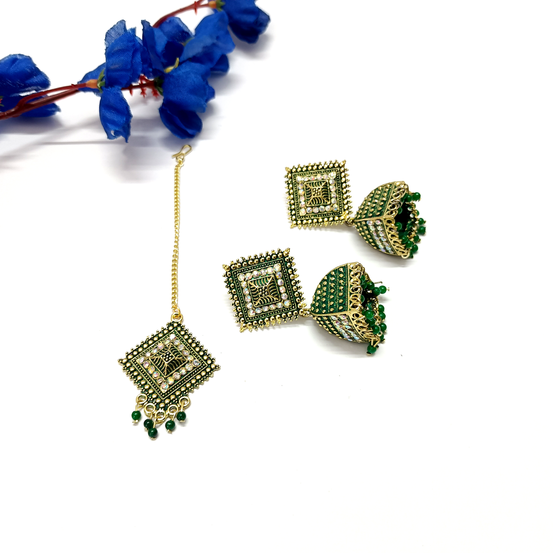 Traditional Green Earrings with Mangtika