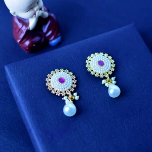 Exquisite White Pearl Kundan Necklace Set